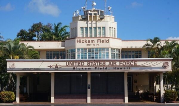 Tòa nhà chỉ huy trong căn cứ không quân Hickam. - Sputnik Việt Nam