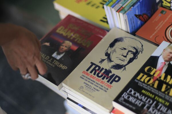 Vì sao ông Trump quyết đánh Trung Quốc dữ dội nhưng lại cởi mở với Việt Nam? - Sputnik Việt Nam