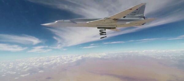 Máy bay ném bom giáng đòn tấn công IS* ở Syria - Sputnik Việt Nam