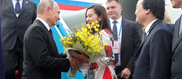 Tổng thống Nga Vladimir Putin đến Việt Nam tham dự hội nghị thượng đỉnh APEC Tổng thống Nga Vladimir Putin đến Việt Nam tham dự hội nghị thượng đỉnh APEC - Sputnik Việt Nam
