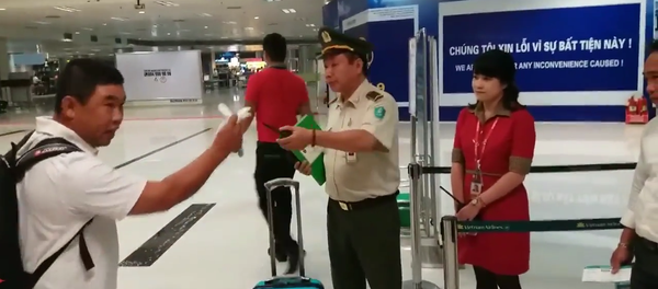 Nhân viên Vietjet Air thẳng tay xé vé máy bay của hành khách - Sputnik Việt Nam