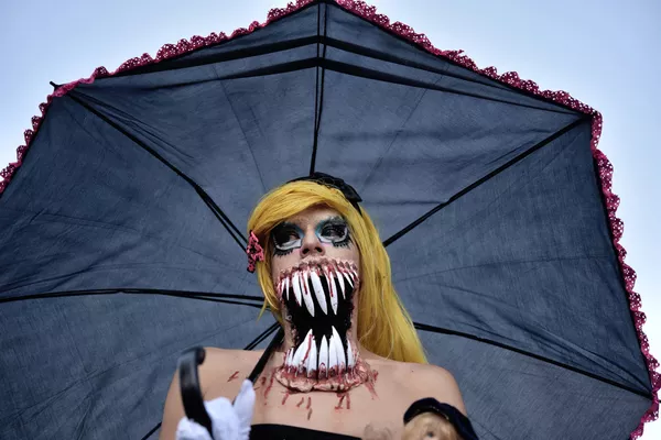 Nữ thành viên hoạt động “Zombie-mob” ở Mexico City, Mexico Nữ thành viên hoạt động “Zombie-mob” ở Mexico City, Mexico - Sputnik Việt Nam