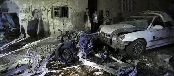 Tại địa điểm xảy ra vụ khủng bố ở thủ đô Yemen Tại địa điểm xảy ra vụ khủng bố ở thủ đô Yemen - Sputnik Việt Nam