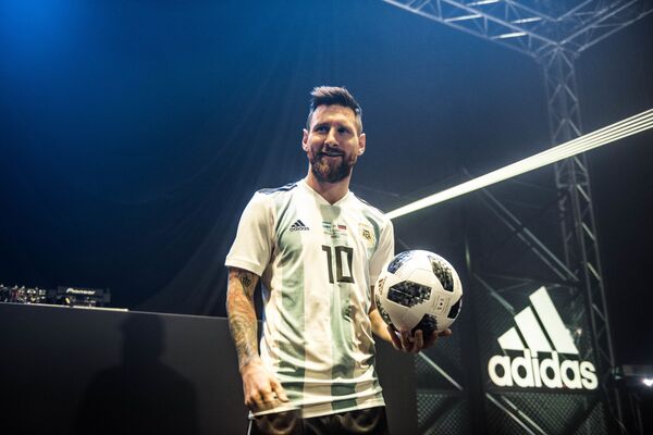 Messi giới thiệu quả bóng chính thức của World Cup 2018 - Sputnik Việt Nam