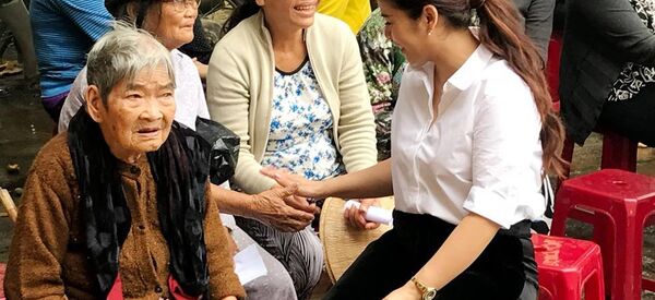 Doanh nhân Việt tham gia cứu trợ đồng bào bị thiên tai - Sputnik Việt Nam