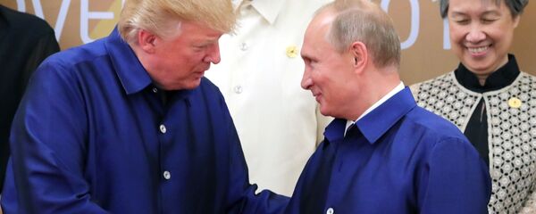 Các ông Putin và Trump bắt tay chào nhau ở hội nghị thượng đỉnh APEC ở Việt Nam Các ông Putin và Trump bắt tay chào nhau ở hội nghị thượng đỉnh APEC ở Việt Nam - Sputnik Việt Nam