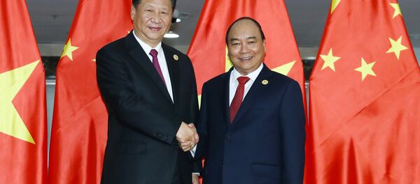 Thủ tướng Nguyễn Xuân Phúc hội kiến Tổng Bí thư, Chủ tịch Trung Quốc Tập Cận Bình - Sputnik Việt Nam