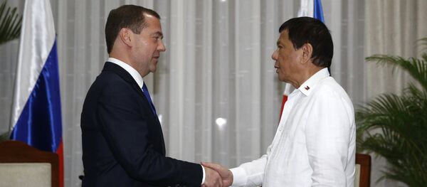Thủ tướng Dmitry Medvedev và Tổng thống Philippines Rodrigo Duterte - Sputnik Việt Nam
