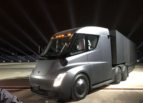 Tesla Semi - Sputnik Việt Nam