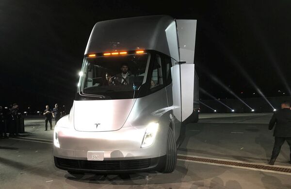 Tesla Semi - Sputnik Việt Nam