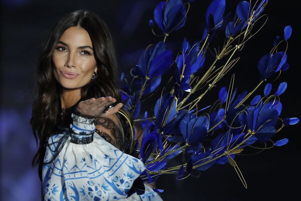 Người mẫu Lily Aldridge trong chương trình của Victoria's Secret ở Thượng Hải, Trung Quốc - Sputnik Việt Nam