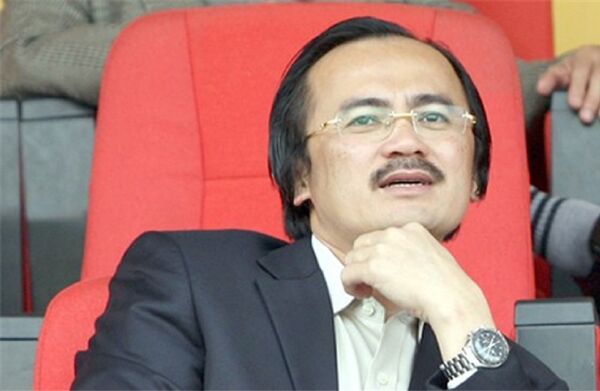 Ông Võ Quốc Thắng nổi danh nhờ bóng đá gắn liền với biệt danh bầu Thắng của CLB Gạch Đồng Tâm. Trên thương trường, Chủ tịch HĐQT tập đoàn Đồng Tâm lấn sân sang lĩnh vực tài chính ngân hàng từ năm 2013 và giữ chức Chủ tịch HĐQT KienLongBank cho đến nay.  - Sputnik Việt Nam