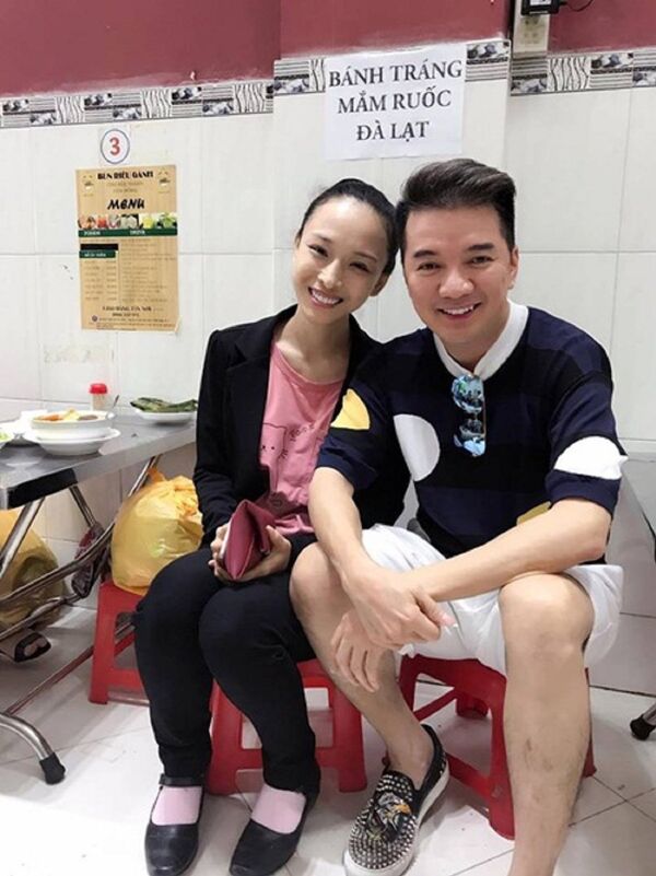 Bức ảnh chụp chung của Đàm Vĩnh Hưng và hoa hậu Phương Nga - Sputnik Việt Nam