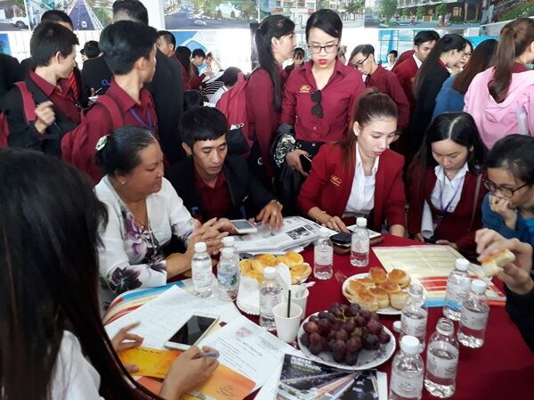 Môi giới địa ốc ngày càng thiếu chuyên môn. Môi giới địa ốc ngày càng thiếu chuyên môn. - Sputnik Việt Nam