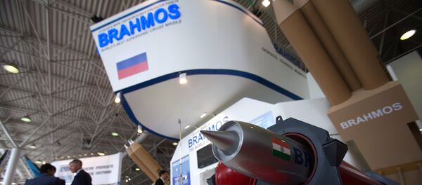 Mô hình tên lửa hành trình BrahMos phiên bản hàng không trang bị cho các Su-30MKI - Sputnik Việt Nam