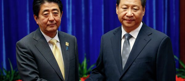 Thủ tướng Nhật Bản Shinzo Abe và Chủ tịch Trung Quốc Tập Cận Bình - Sputnik Việt Nam