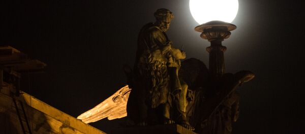 Siêu mặt trăng ở Saint Petersburg Siêu mặt trăng ở Saint Petersburg - Sputnik Việt Nam