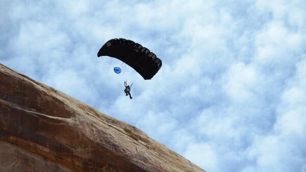 Base Jumper Base Jumper - Sputnik Việt Nam