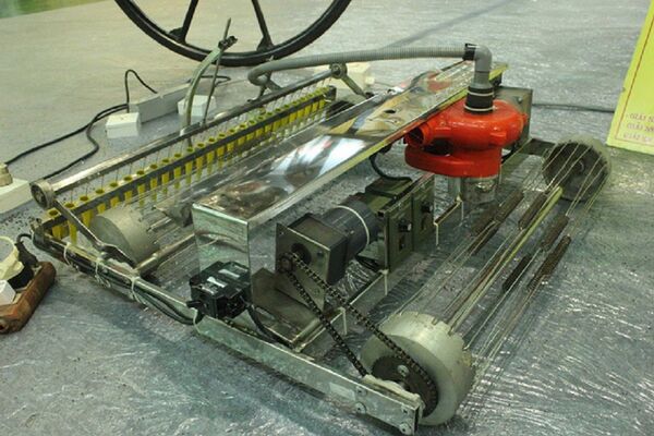 Sản phẩm rô bốt đặt hạt được xuất khẩu sang 14 nước do anh Hát sáng chế - Sputnik Việt Nam