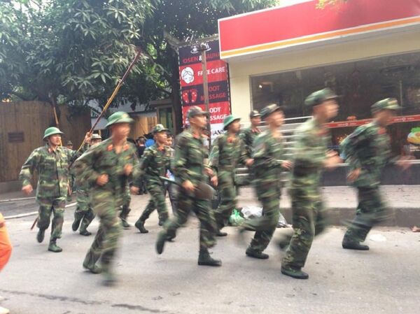 Quân đội được huy động tham gia chữa cháy - Sputnik Việt Nam