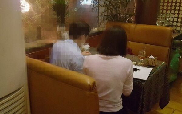 Ngoài tổ chức sự kiện cưới hỏi, bên anh Dũng thường được một số khách hàng tìm đến nhờ tổ chức đám cưới vì lý do đặc biệt. Ngoài tổ chức sự kiện cưới hỏi, bên anh Dũng thường được một số khách hàng tìm đến nhờ tổ chức đám cưới vì lý do đặc biệt. - Sputnik Việt Nam