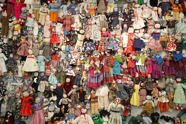 Những búp bê của cụ bà Bibi Hazer Omidvari - Sputnik Việt Nam