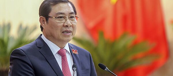 Chủ tịch UBND TP Đà Nẵng Huỳnh Đức Thơ giải trình tại kỳ họp sáng 7/12. - Sputnik Việt Nam