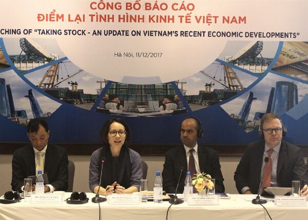 Các chuyên gia cho biết, về trung hạn, tăng trưởng được dự báo ổn định ở mức 6,5%, lạm phát dự kiến vẫn ở mức thấp. - Sputnik Việt Nam