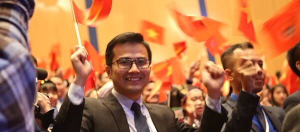 Phó giáo sư trẻ nhất Việt Nam Trần Xuân Bách được bầu vào Ban Chấp hành T.Ư Đoàn khoá XI - Sputnik Việt Nam