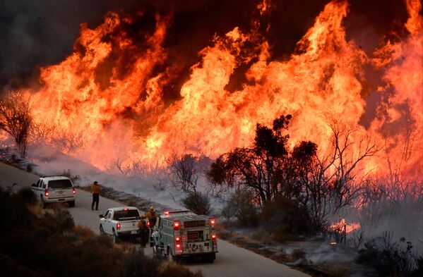 Tháng Mười Hai. Mỹ. Hỏa hoạn tự nhiên ở California. - Sputnik Việt Nam