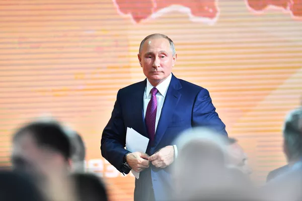 Tổng thống Nga Vladimir Putin sau cuộc họp báo lớn thường niên Tổng thống Nga Vladimir Putin sau cuộc họp báo lớn thường niên - Sputnik Việt Nam