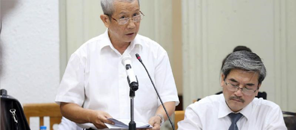 Luật sư Đào Hữu Đăng (trái) và luật sư Nguyễn Huy Thiệp (phải) tại phiên tòa xét xử Hà Văn Thắm và đồng phạm. Luật sư Đào Hữu Đăng (trái) và luật sư Nguyễn Huy Thiệp (phải) tại phiên tòa xét xử Hà Văn Thắm và đồng phạm. - Sputnik Việt Nam