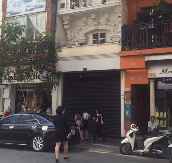 Cửa hàng Khaisilk ở 101 Đồng Khởi Quận 1 đã đóng cửa trước khi có công bố kết luận vi phạm của Bộ công thương - Sputnik Việt Nam