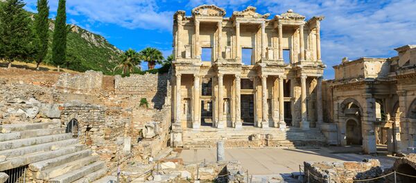 Di tích đổ nát của Thư viện trong đô thị cổ Ephesus ở Thổ Nhĩ Kỳ - Sputnik Việt Nam