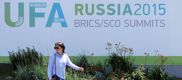 Người phụ nữ Ufa trước thềm hội nghị thượng đỉnh SCO và BRICS Người phụ nữ Ufa trước thềm hội nghị thượng đỉnh SCO và BRICS - Sputnik Việt Nam