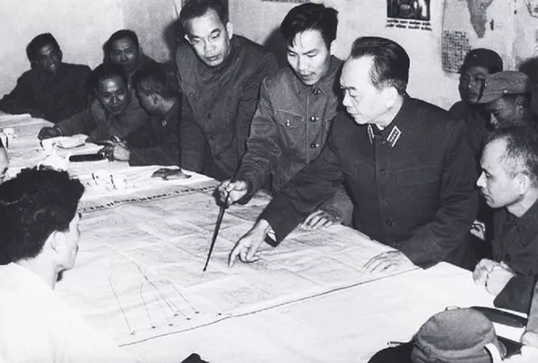 Người Mỹ nhảy với tử thần trên bầu trời Việt Nam Người Mỹ nhảy với tử thần trên bầu trời Việt Nam - Sputnik Việt Nam