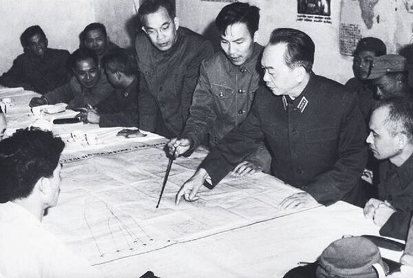 Người Mỹ nhảy với tử thần trên bầu trời Việt Nam - Sputnik Việt Nam