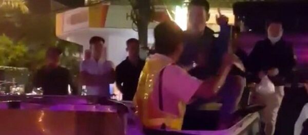 Xác minh vụ tài xế đấm cảnh sát giao thông sau tai nạn - Sputnik Việt Nam