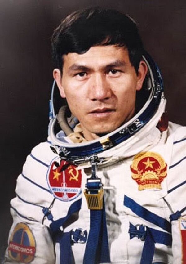 Anh hùng phi công Phạm Tuân. - Sputnik Việt Nam