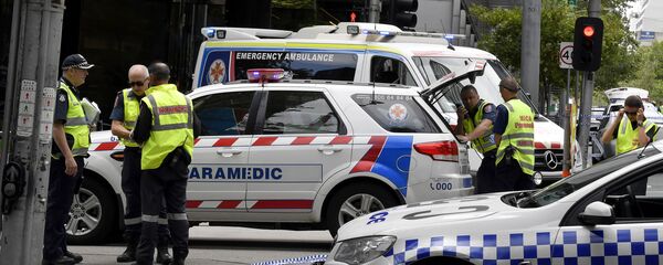 Xe cấp cứu và cảnh sát tại  Melbourne, Úc - Sputnik Việt Nam