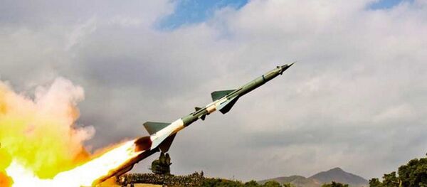 Rồng lửa SAM rời bệ phóng. Rồng lửa SAM rời bệ phóng. - Sputnik Việt Nam