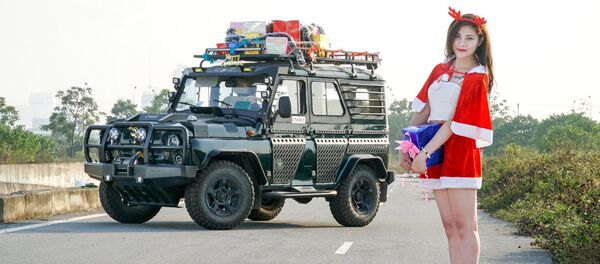 UAZ đón giáng sinh ở Việt Nam - Sputnik Việt Nam