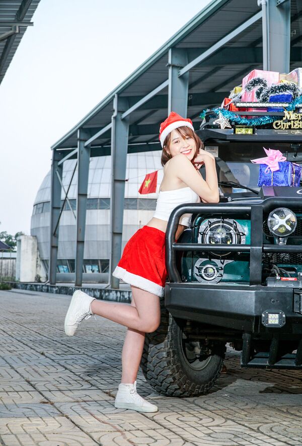 UAZ đón giáng sinh ở Việt Nam - Sputnik Việt Nam