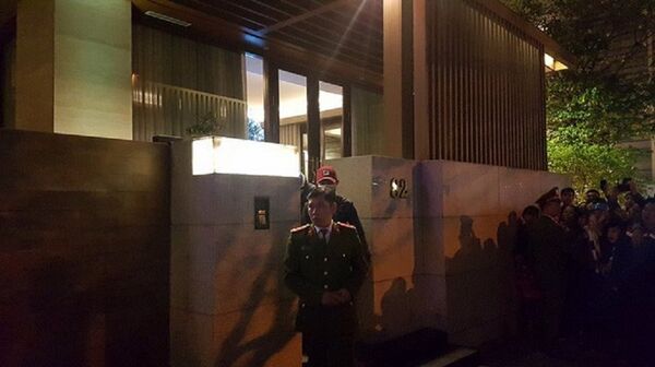 Công an khám nhà ông Vũ nhôm. Công an khám nhà ông Vũ nhôm. - Sputnik Việt Nam