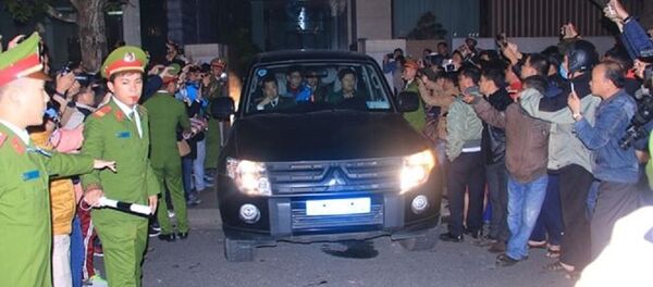 Cơ quan công an khám xét nhà Vũ 'nhôm' tại số 82 Trần Quốc Toản, Đà Nẵng vào tối 21/12. - Sputnik Việt Nam