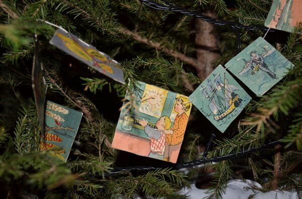 đồ chơi trang trí cây thông Liên Xô - Sputnik Việt Nam