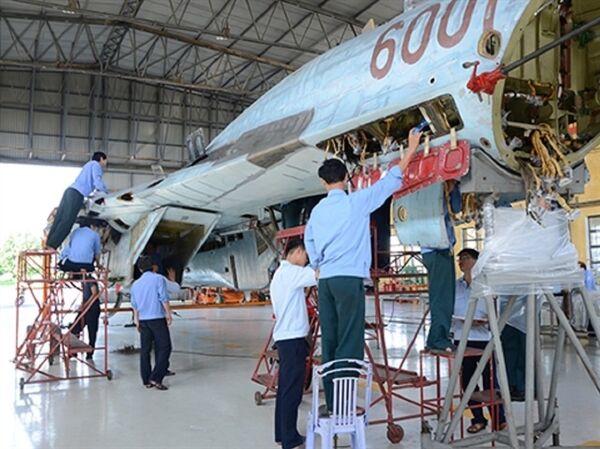 Tiêm kích Su-27SK đang được sửa chữa tại Nhà máy A32 - Sputnik Việt Nam