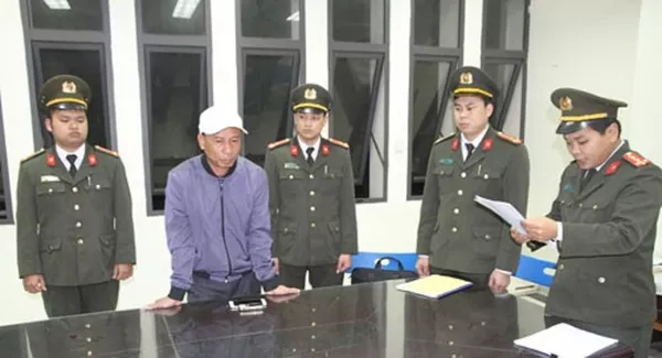 Cơ quan An ninh điều tra đọc Quyết định khởi tố vụ án, khởi tố bị can, bắt tạm giam đối tượng Nguyễn Văn Tiến Cơ quan An ninh điều tra đọc Quyết định khởi tố vụ án, khởi tố bị can, bắt tạm giam đối tượng Nguyễn Văn Tiến - Sputnik Việt Nam