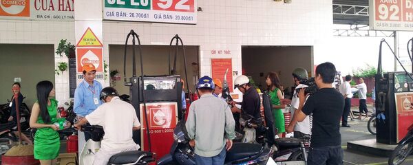 Việc khai tử xăng khoáng Ron 92 sẽ thúc đẩy người dân sử dụng xăng sinh học E5 - Sputnik Việt Nam