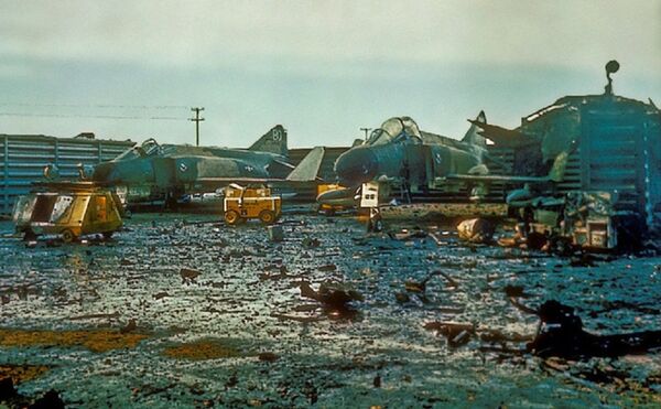 Các máy bay McDonnell Douglas F-4С Phantom II của Không quân Mỹ bị thiệt hại sau đòn tập kích vào sân bay Đà Nẵng ngày 15/07/1967 - Sputnik Việt Nam